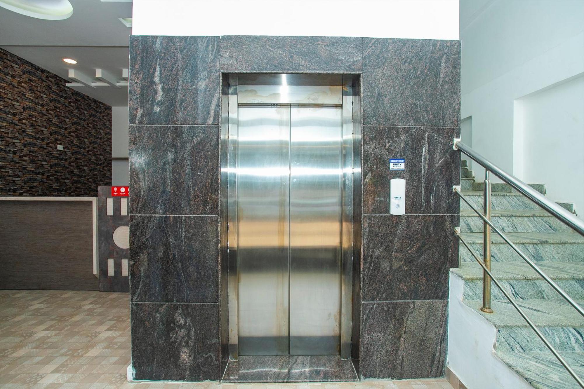 Oyo Splenor Inn Kammasandra Ngoại thất bức ảnh